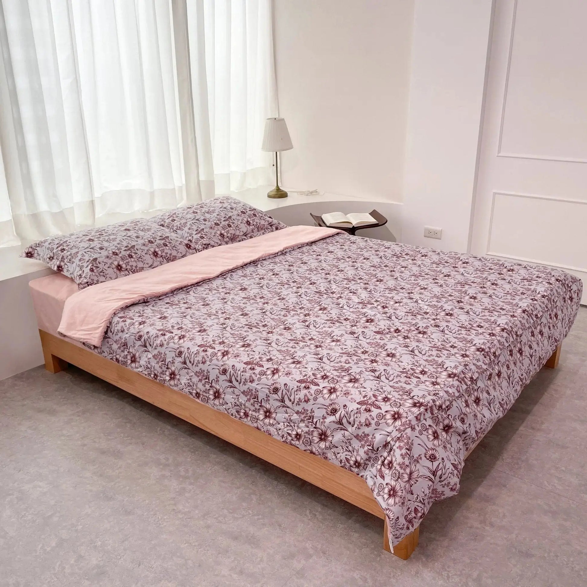 【Savamunt賽芙嫚】 美國品牌寢具 奧地利蘭精天絲™莫代爾 標準/加大雙人 四件床包組/薄被套/鋪棉兩用被(藏花紅) - 采寓生活館采寓生活館-德國NaSaDen台灣總代理